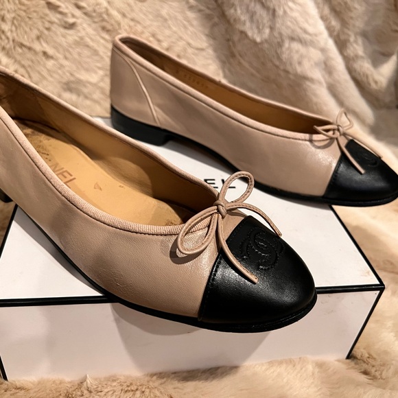 Chanel Vintage Two Toned Ballerina Flats - Picture 12 of 12
